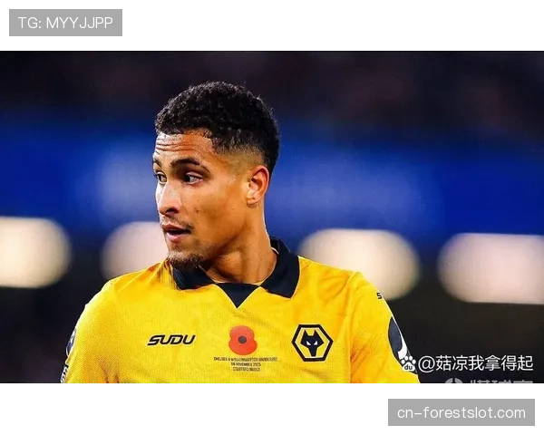 西汉姆联官方宣布，中场核心帕奎塔腿筋受伤，将休战四周